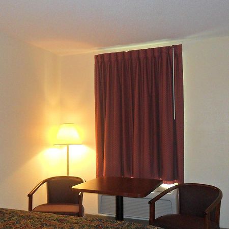 Luxury Inn & Suites Selma Oda fotoğraf